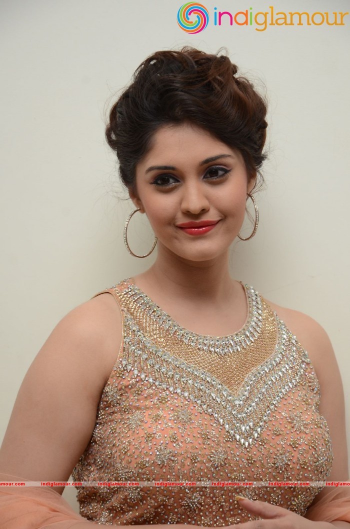 Surabhi Actress hd photo