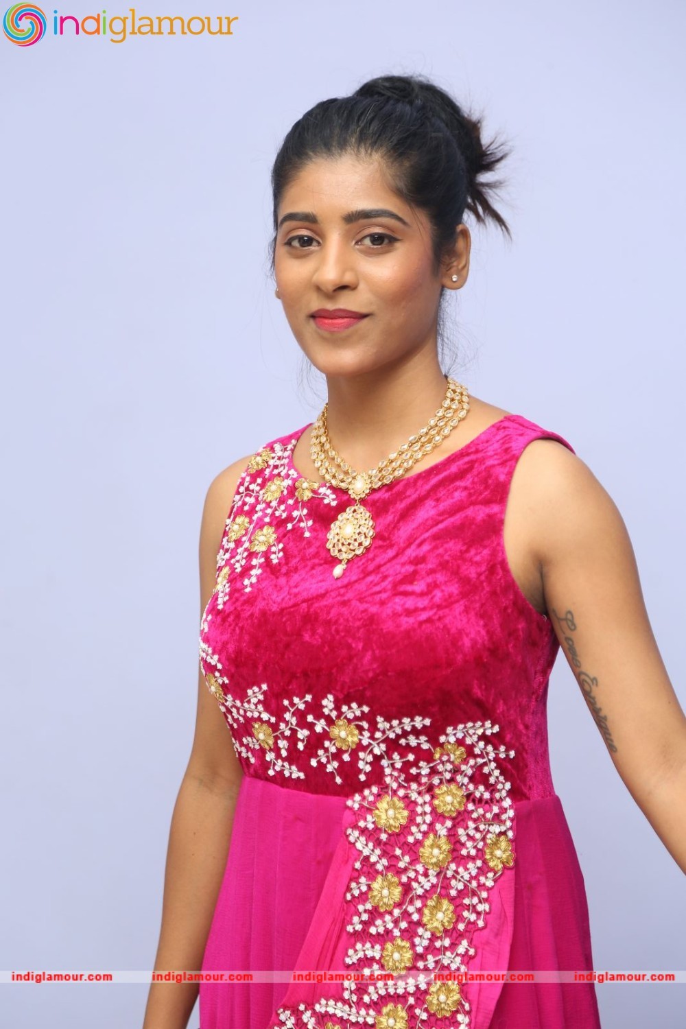 Gayathri Actress hd photo