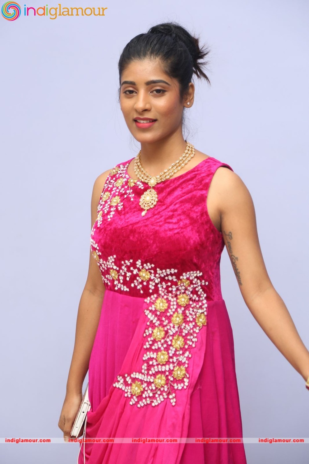 Gayathri Actress hd photo
