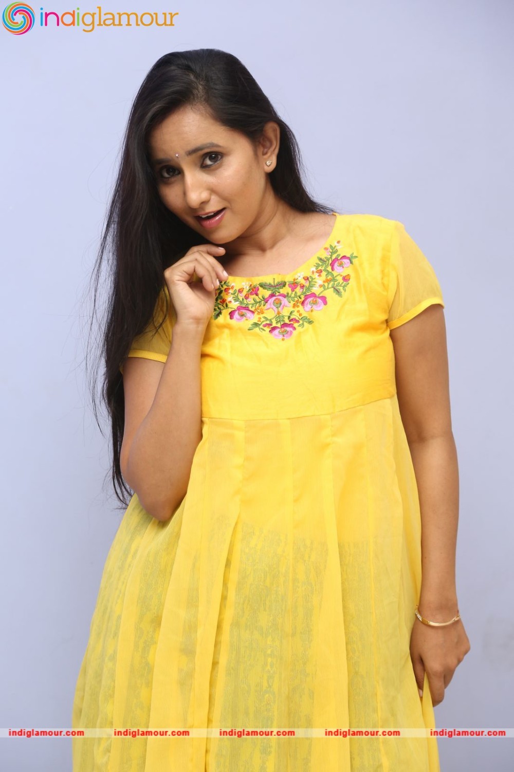 Ishika Singh Actress hd photo