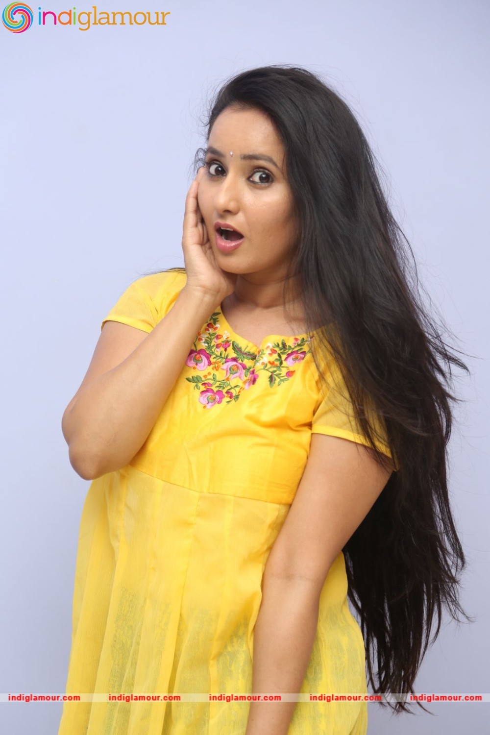 Ishika Singh Actress hd photo