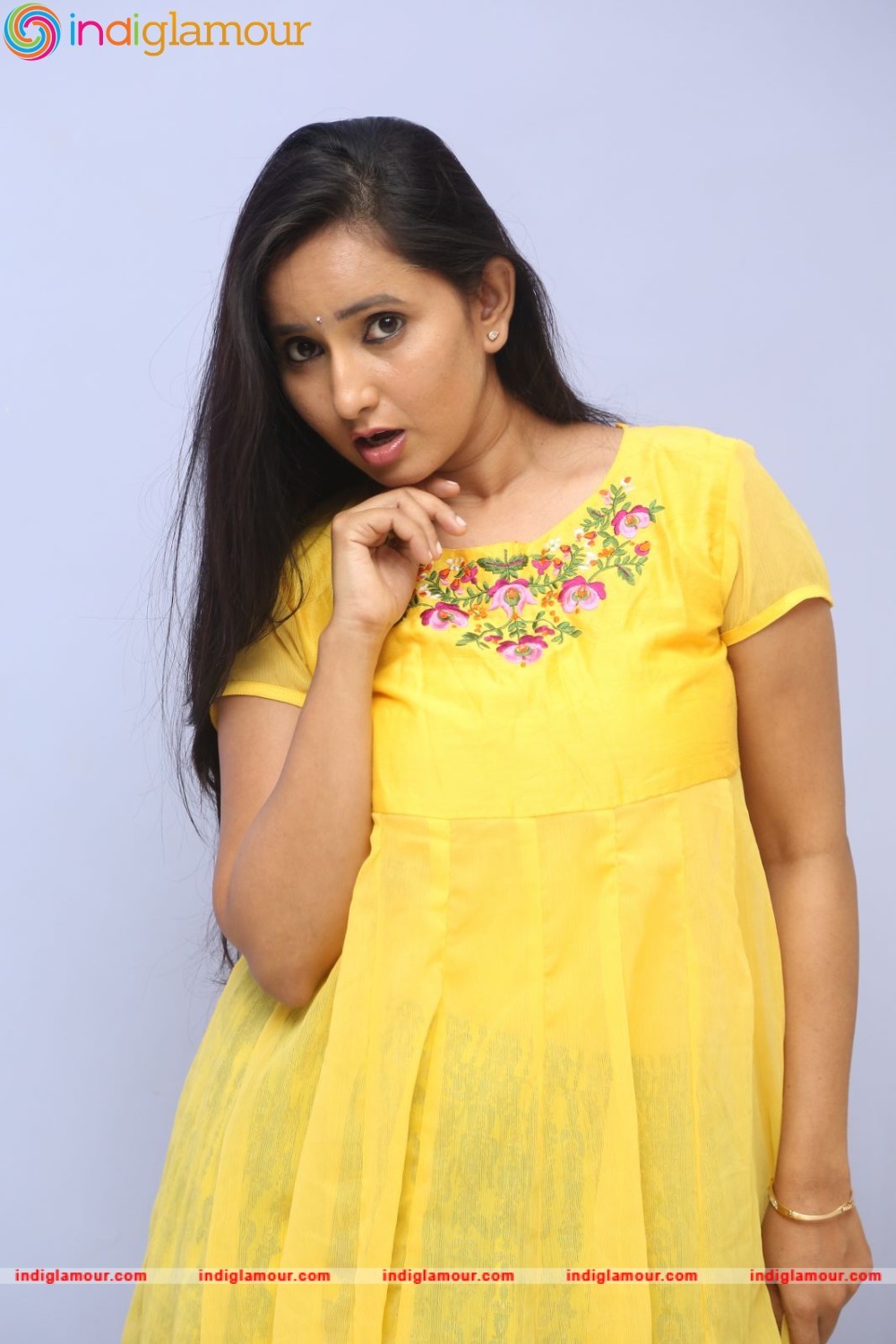 Ishika Singh Actress hd photo