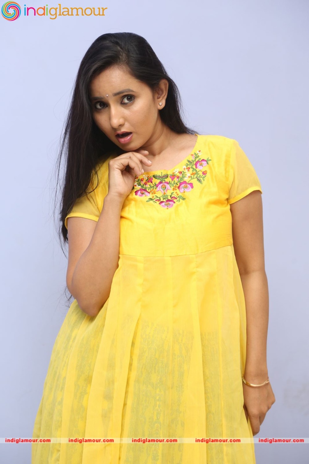 Ishika Singh Actress hd photo