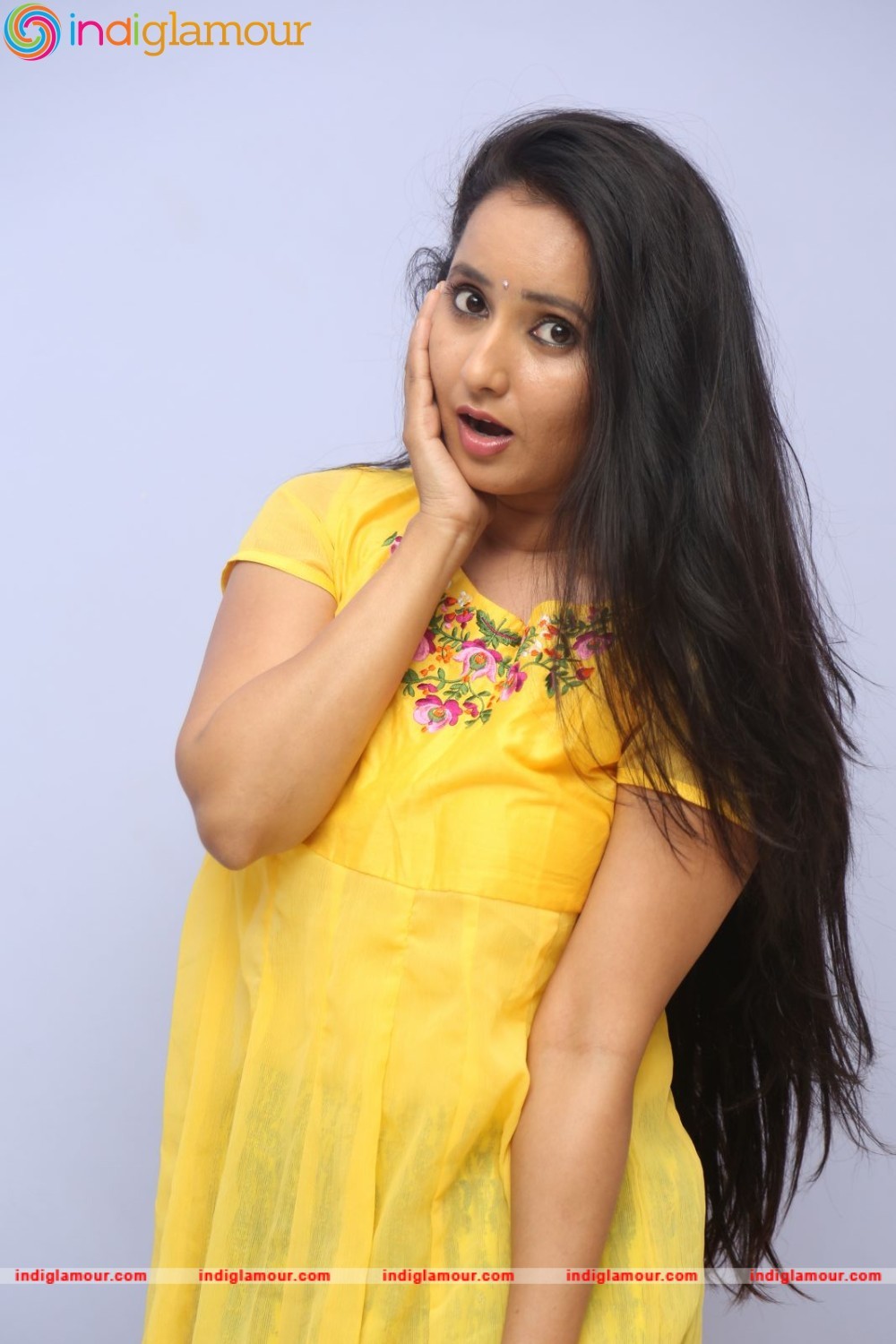 Ishika Singh Actress hd photo