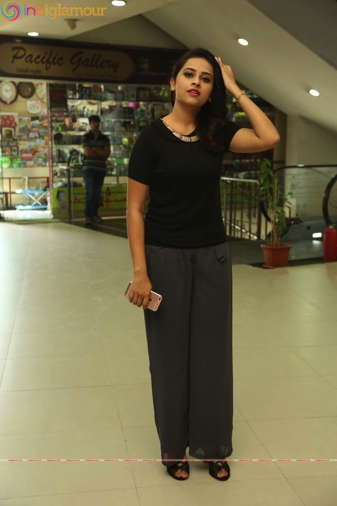 Sri Divya Actress hd photo
