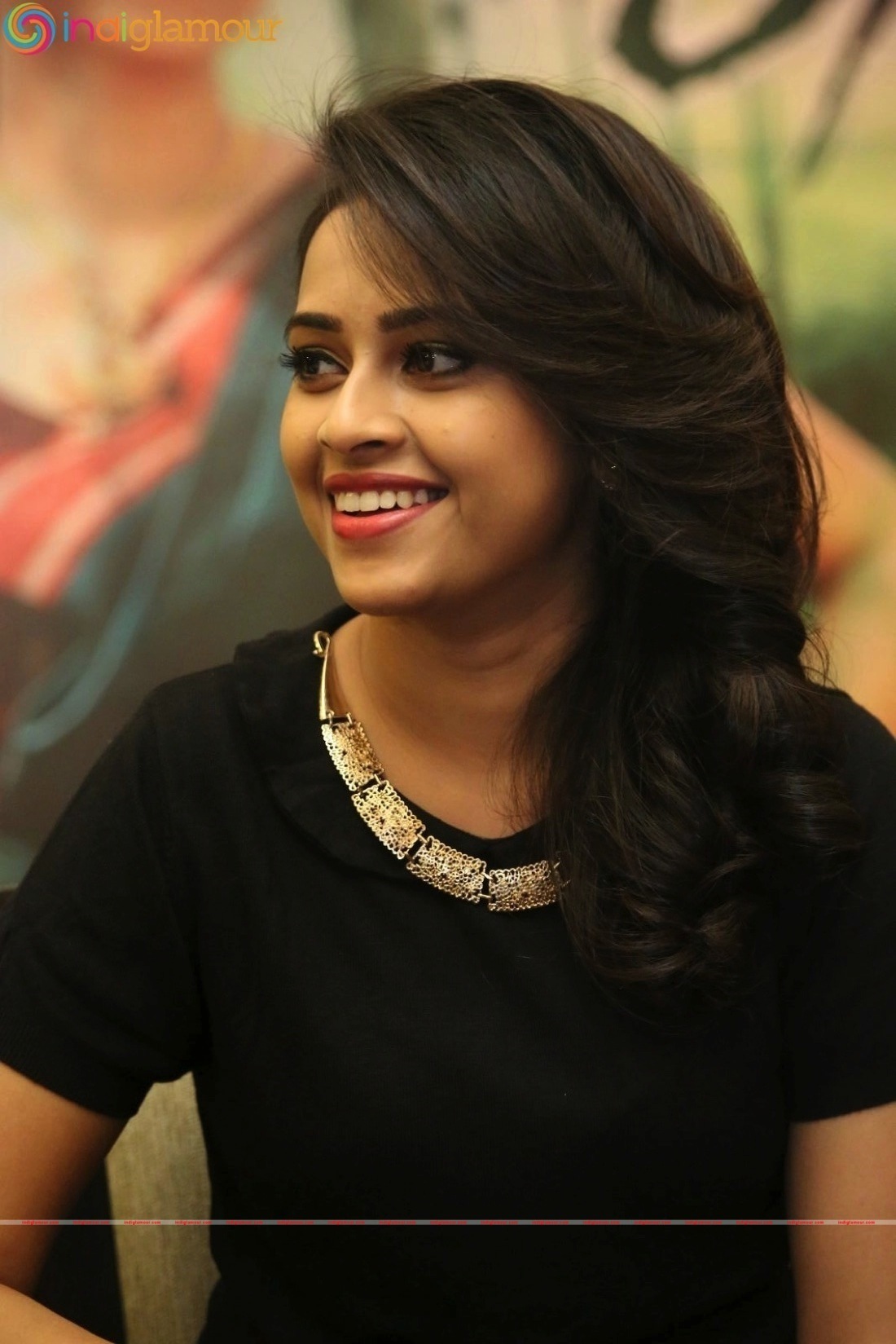 Sri Divya Actress hd photo