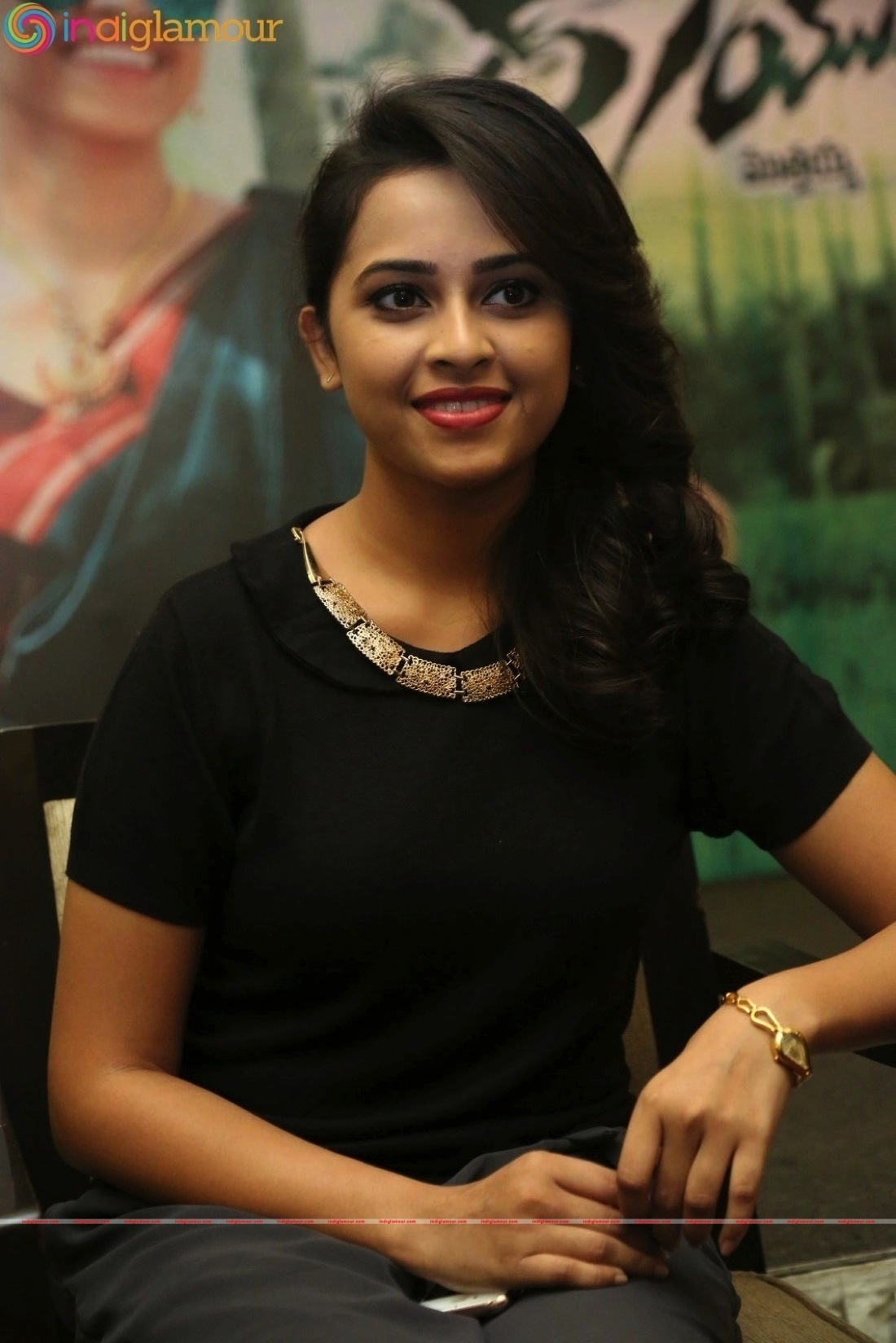 Sri Divya Actress hd photo