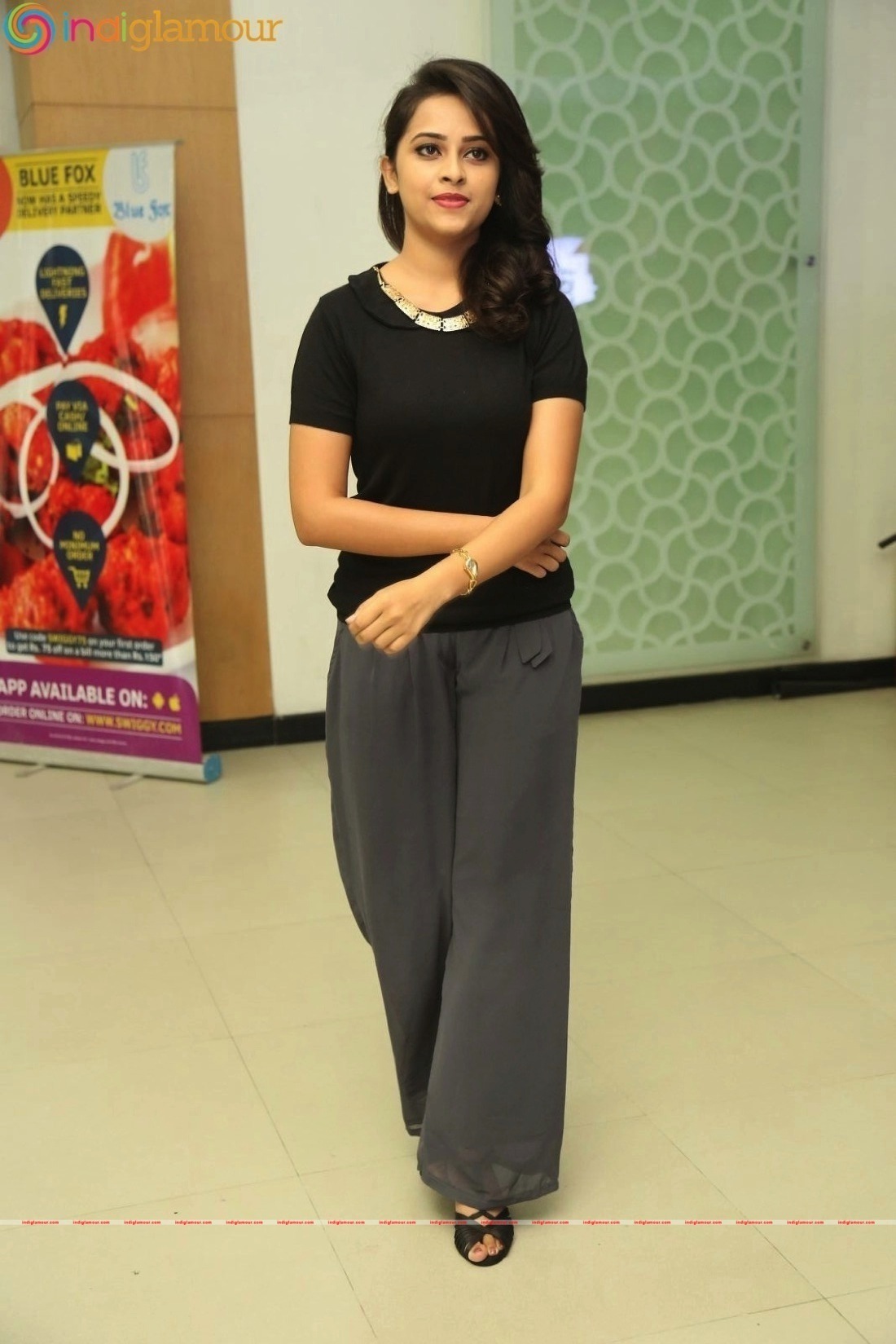 Sri Divya Actress hd photo