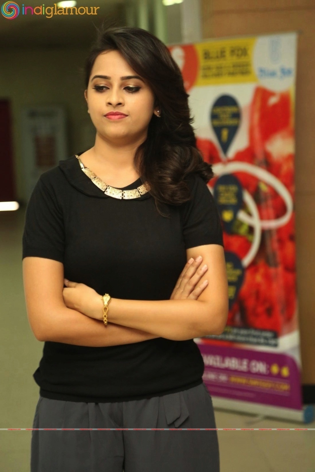Sri Divya Actress hd photo