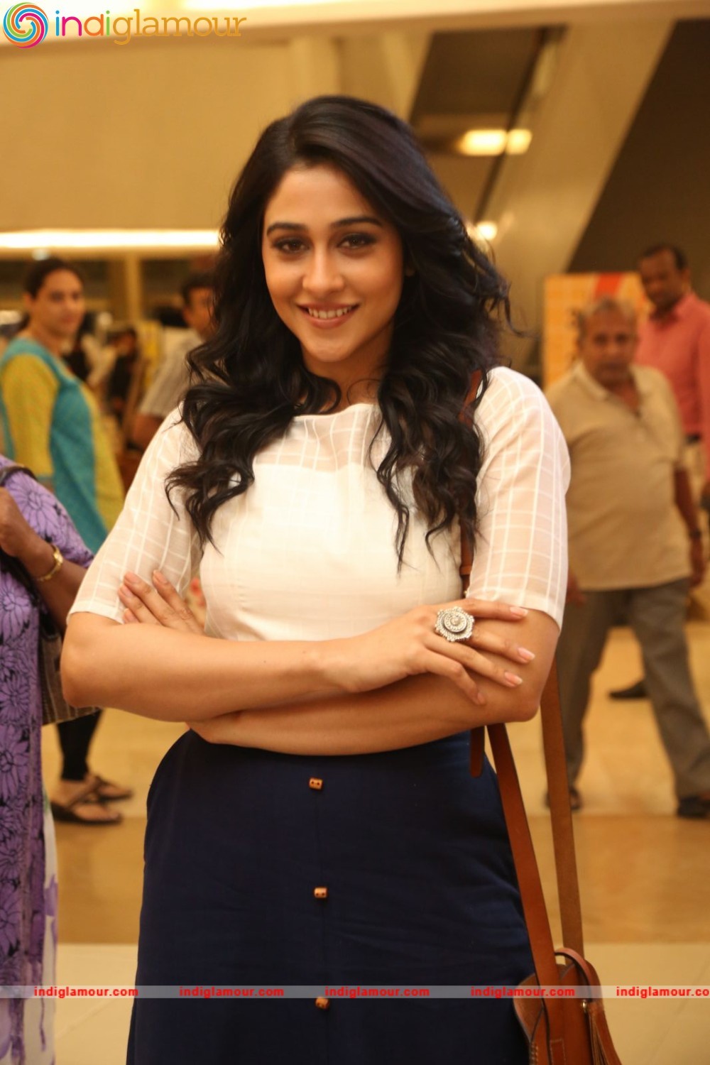 Regina Cassandra Actress hd photo