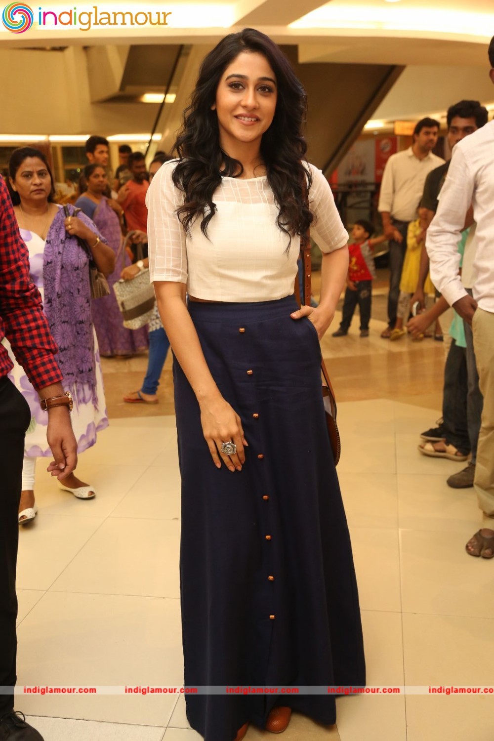 Regina Cassandra Actress hd photo