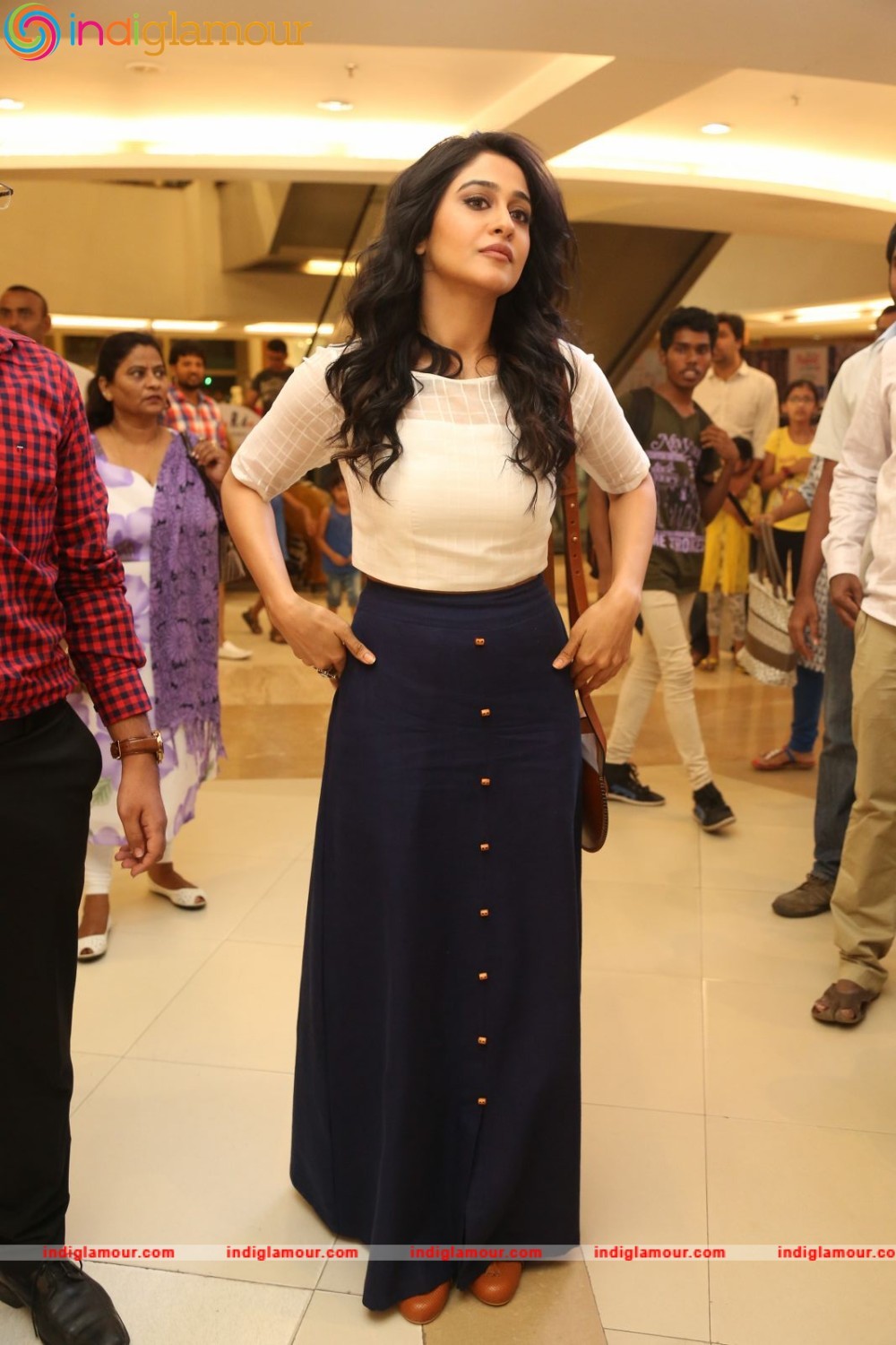 Regina Cassandra Actress hd photo