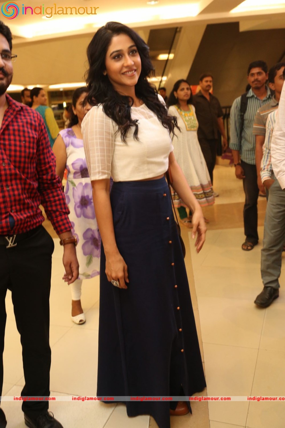 Regina Cassandra Actress hd photo