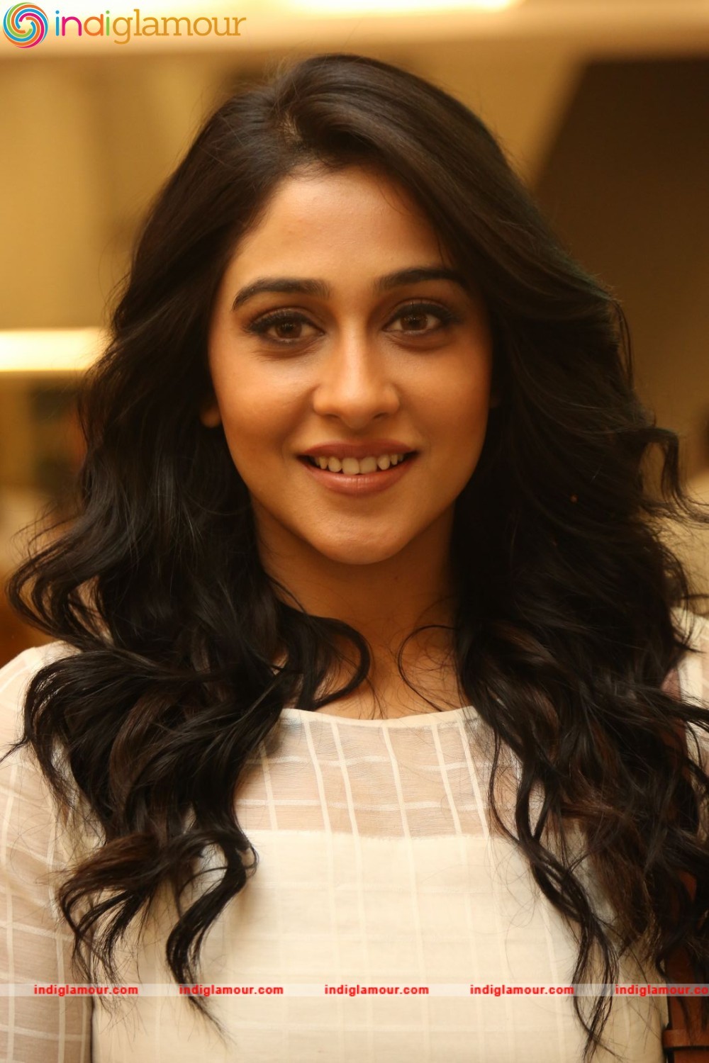 Regina Cassandra Actress hd photo