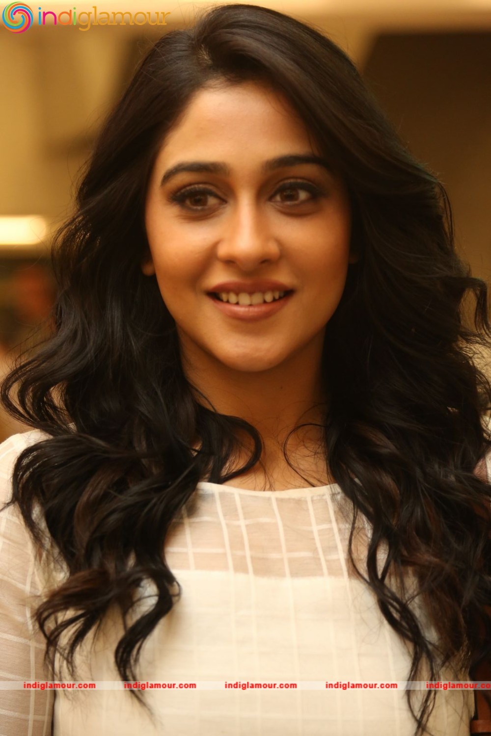 Regina Cassandra Actress hd photo