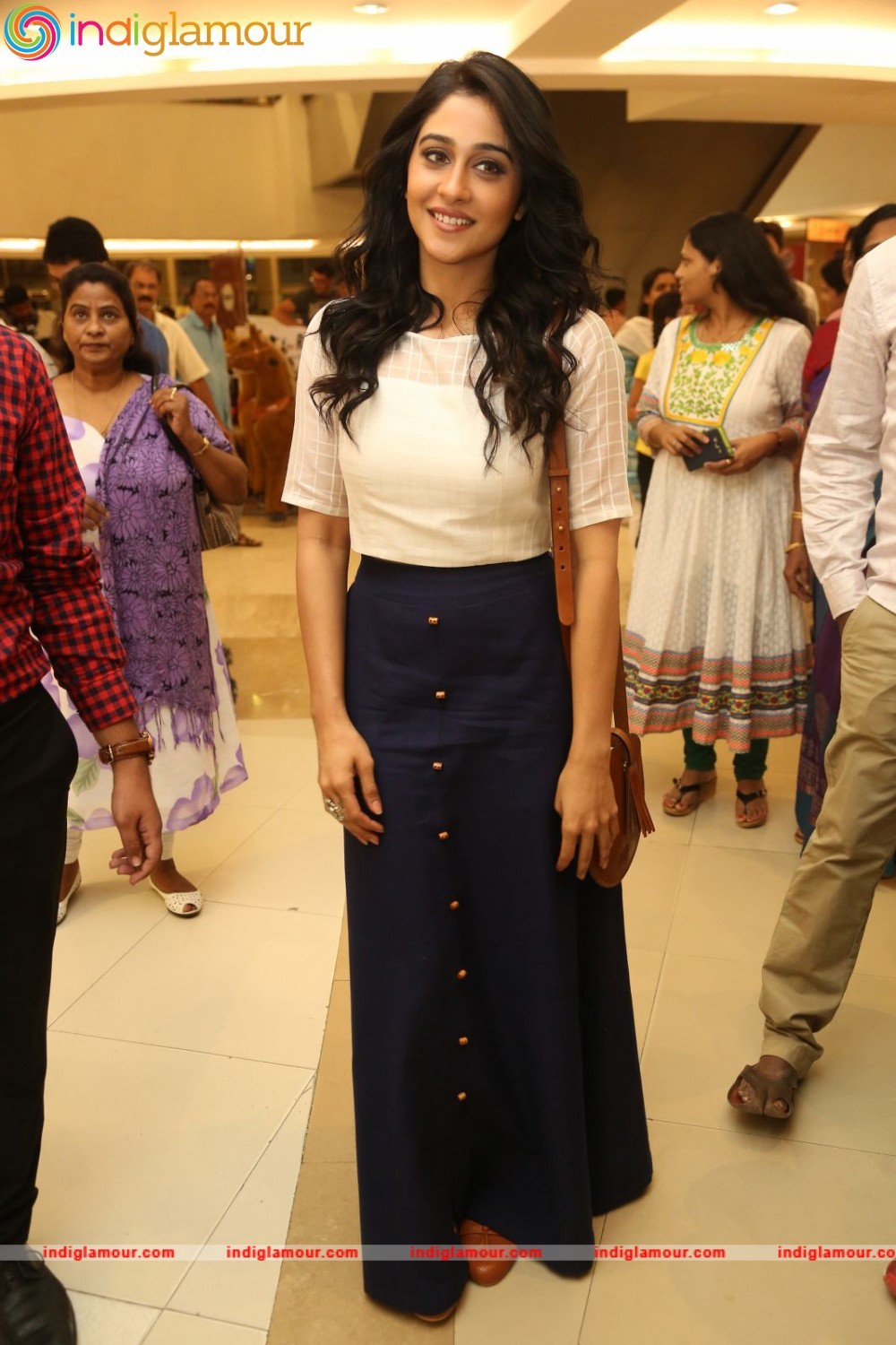 Regina Cassandra Actress hd photo
