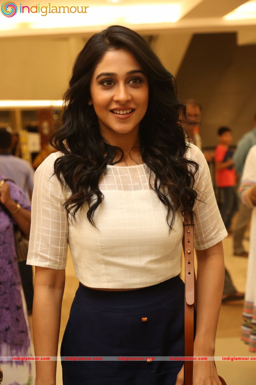 Regina Cassandra Actress hd photo