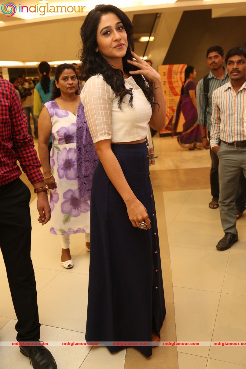 Regina Cassandra Actress hd photo