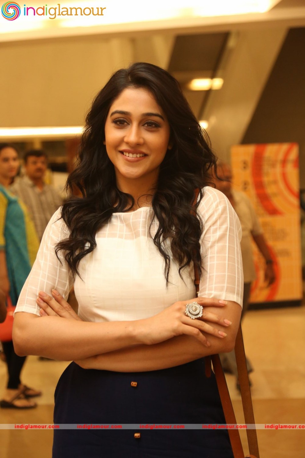 Regina Cassandra Actress hd photo