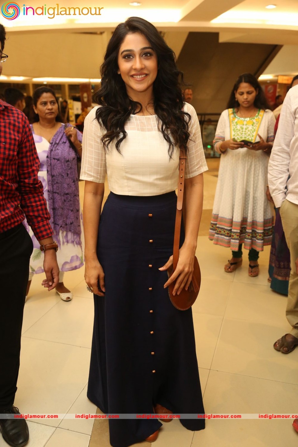 Regina Cassandra Actress hd photo