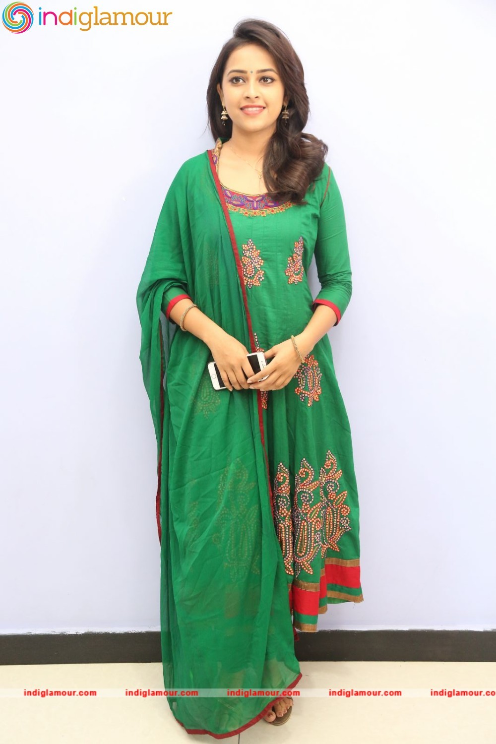 Sri Divya Actress hd photo