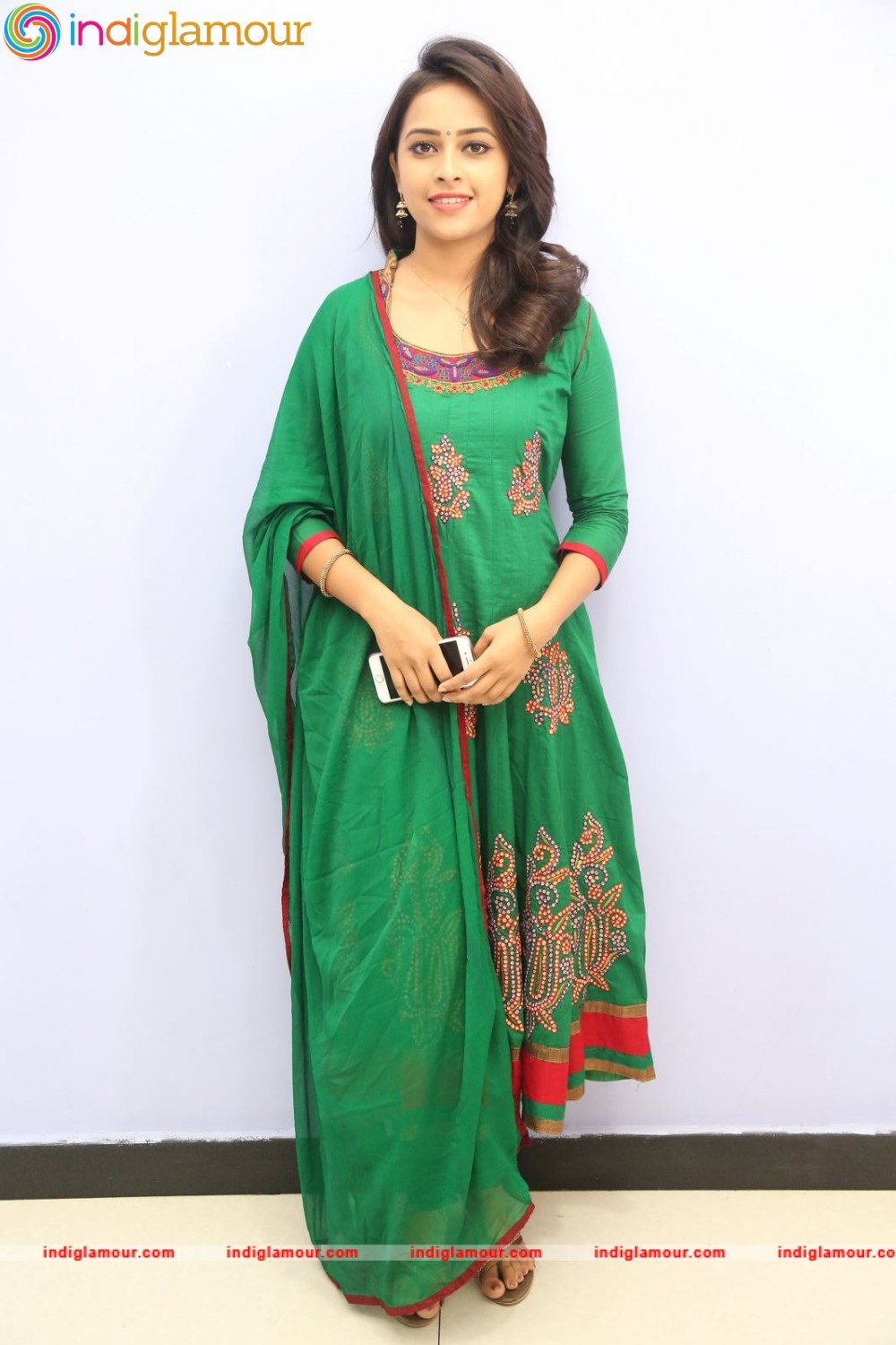 Sri Divya Actress hd photo