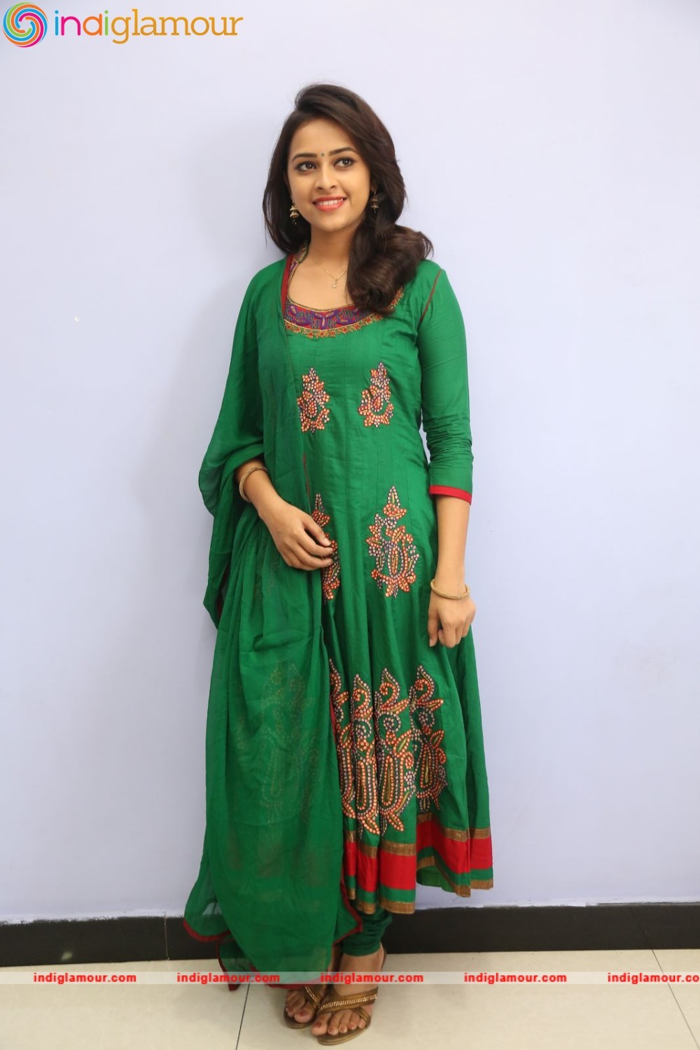 Sri Divya Actress hd photo