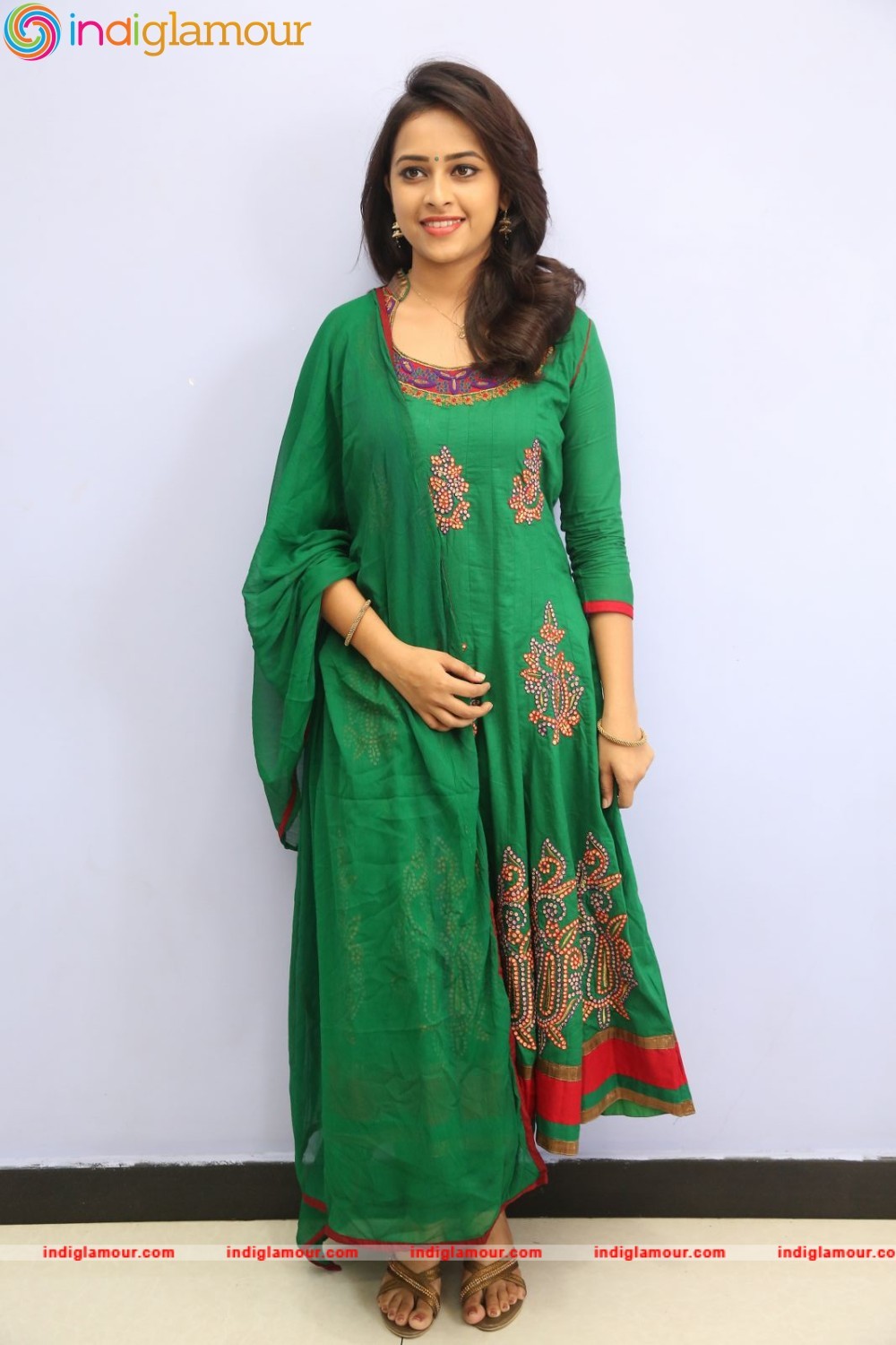 Sri Divya Actress hd photo