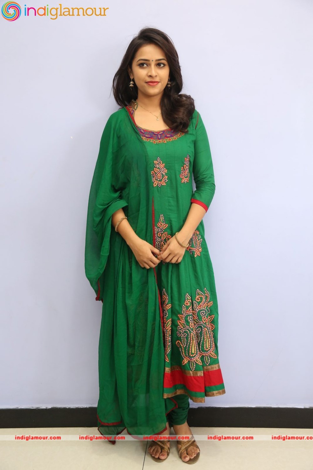 Sri Divya Actress hd photo