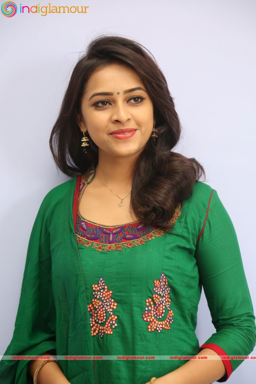 Sri Divya Actress hd photo
