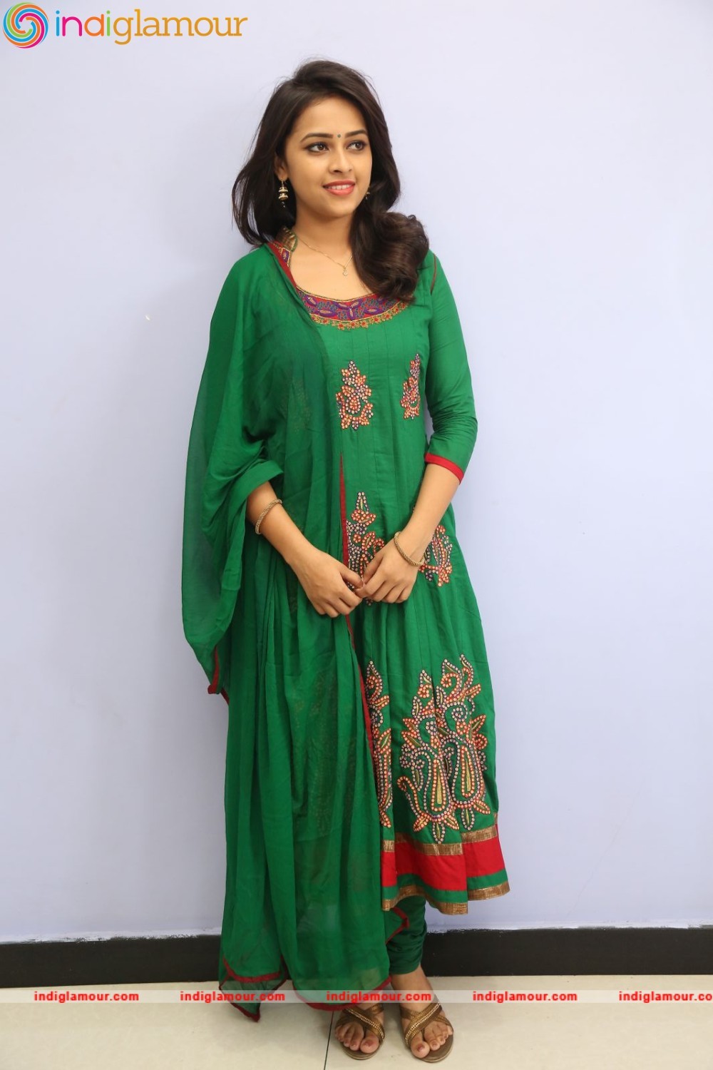 Sri Divya Actress hd photo