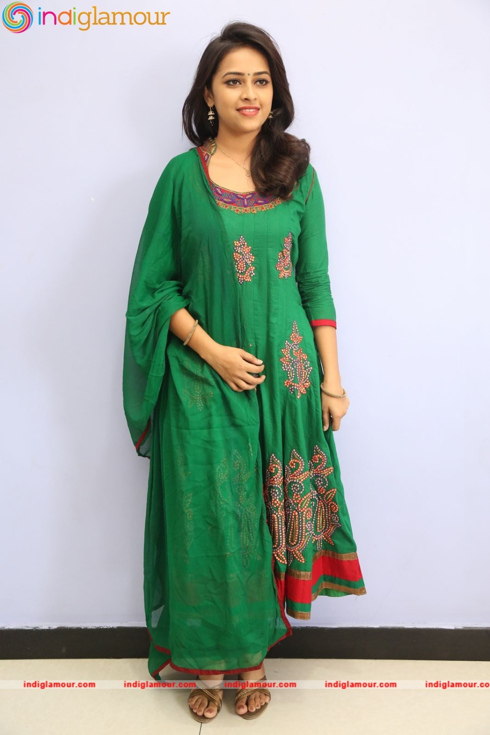 Sri Divya Actress hd photo