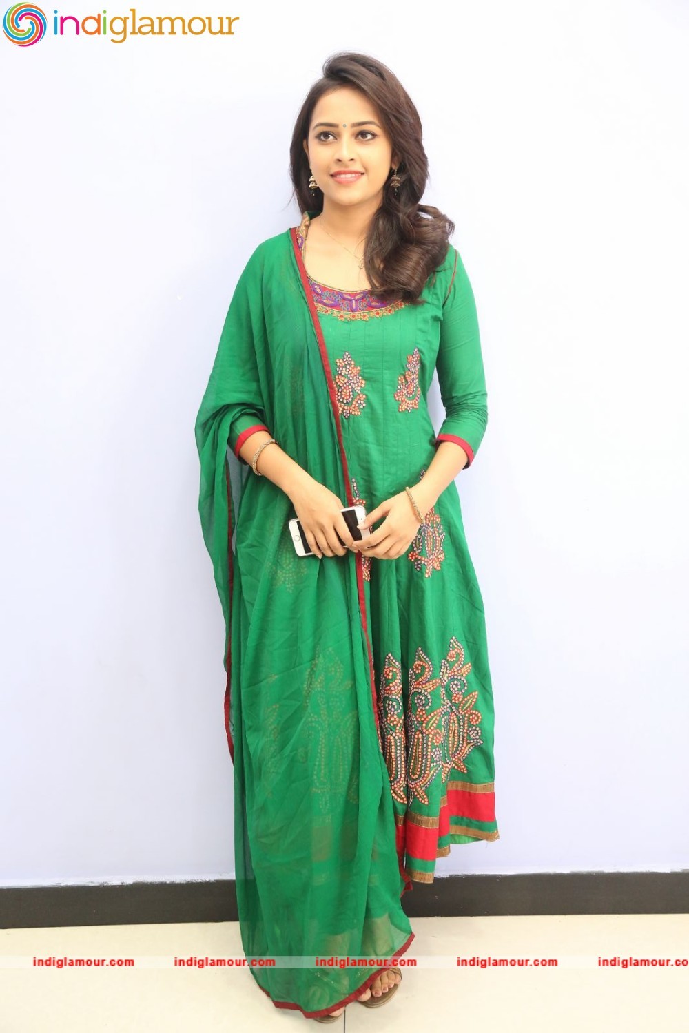 Sri Divya Actress hd photo