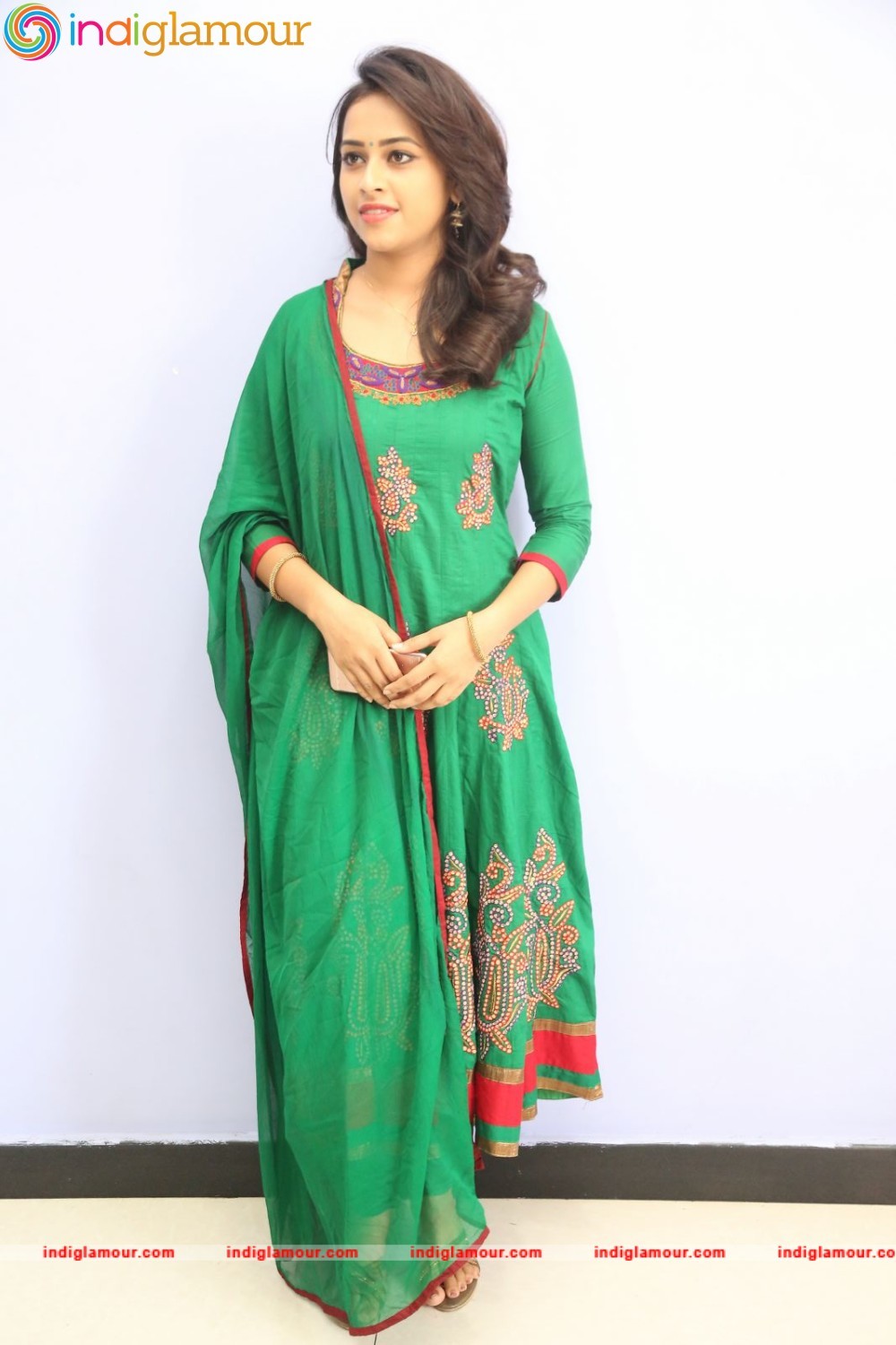 Sri Divya Actress hd photo