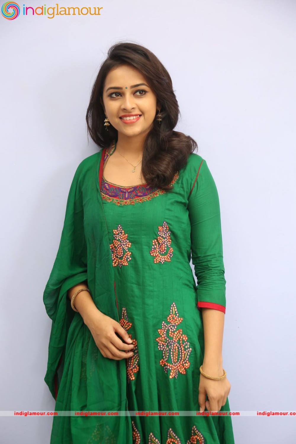 Sri Divya Actress hd photo