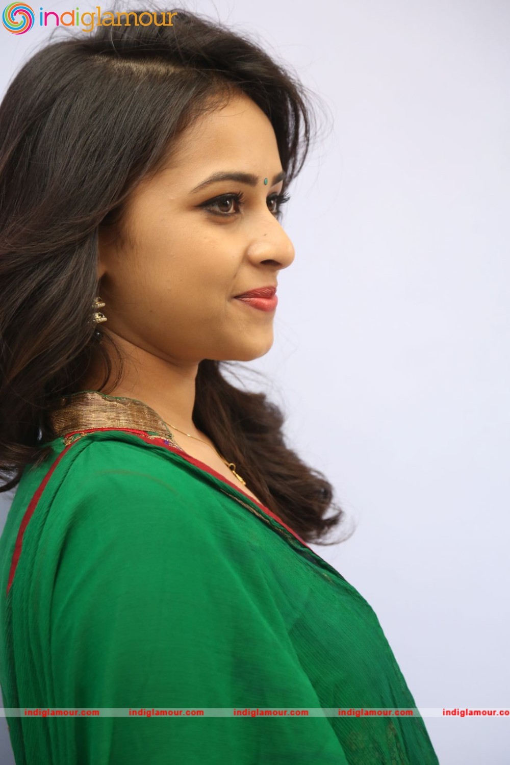 Sri Divya Actress hd photo