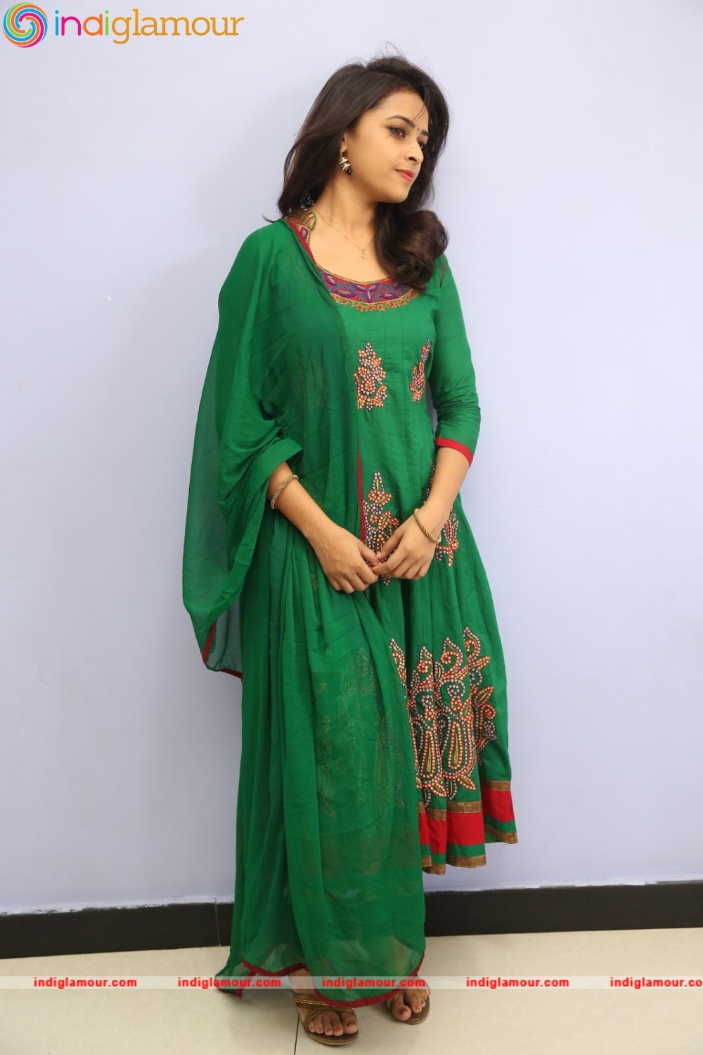 Sri Divya Actress hd photo