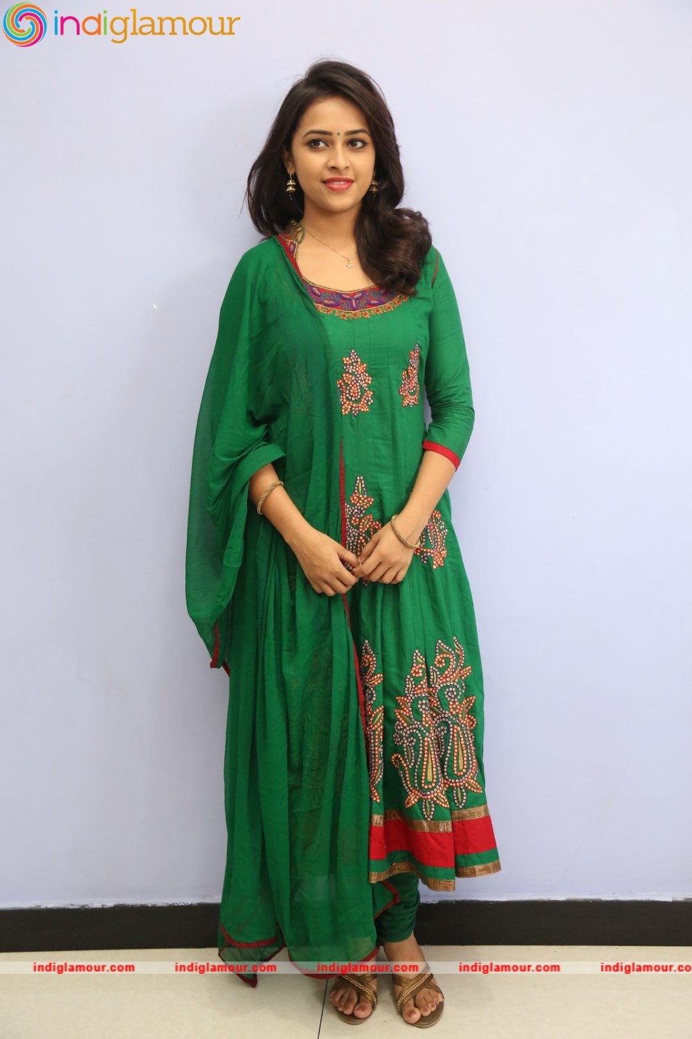 Sri Divya Actress hd photo