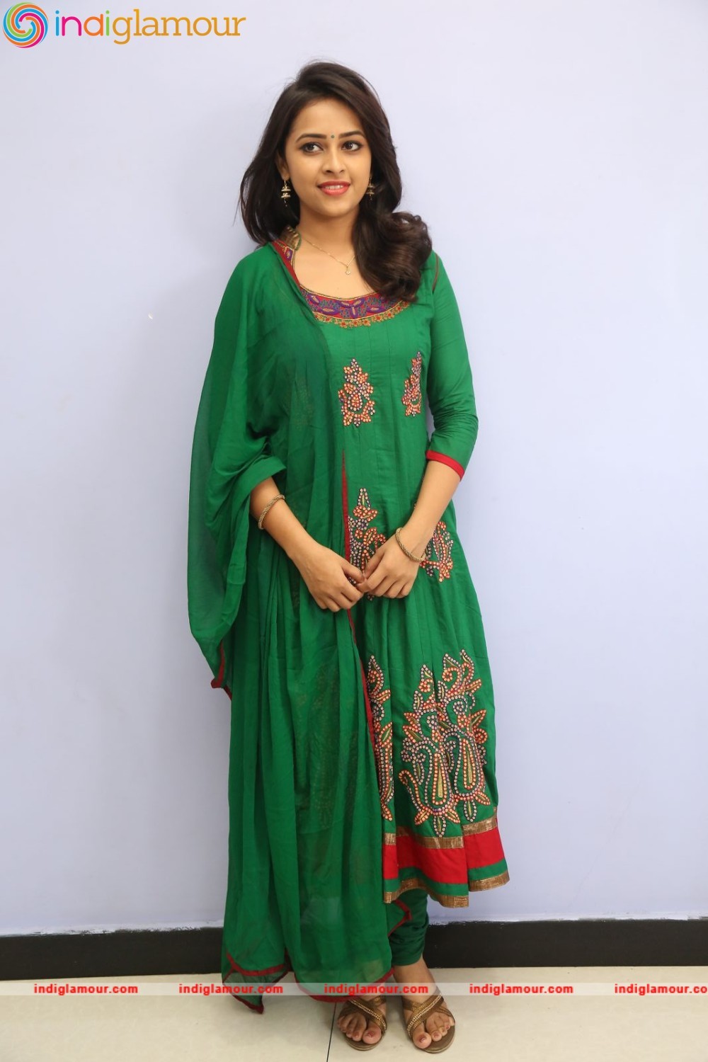 Sri Divya Actress hd photo