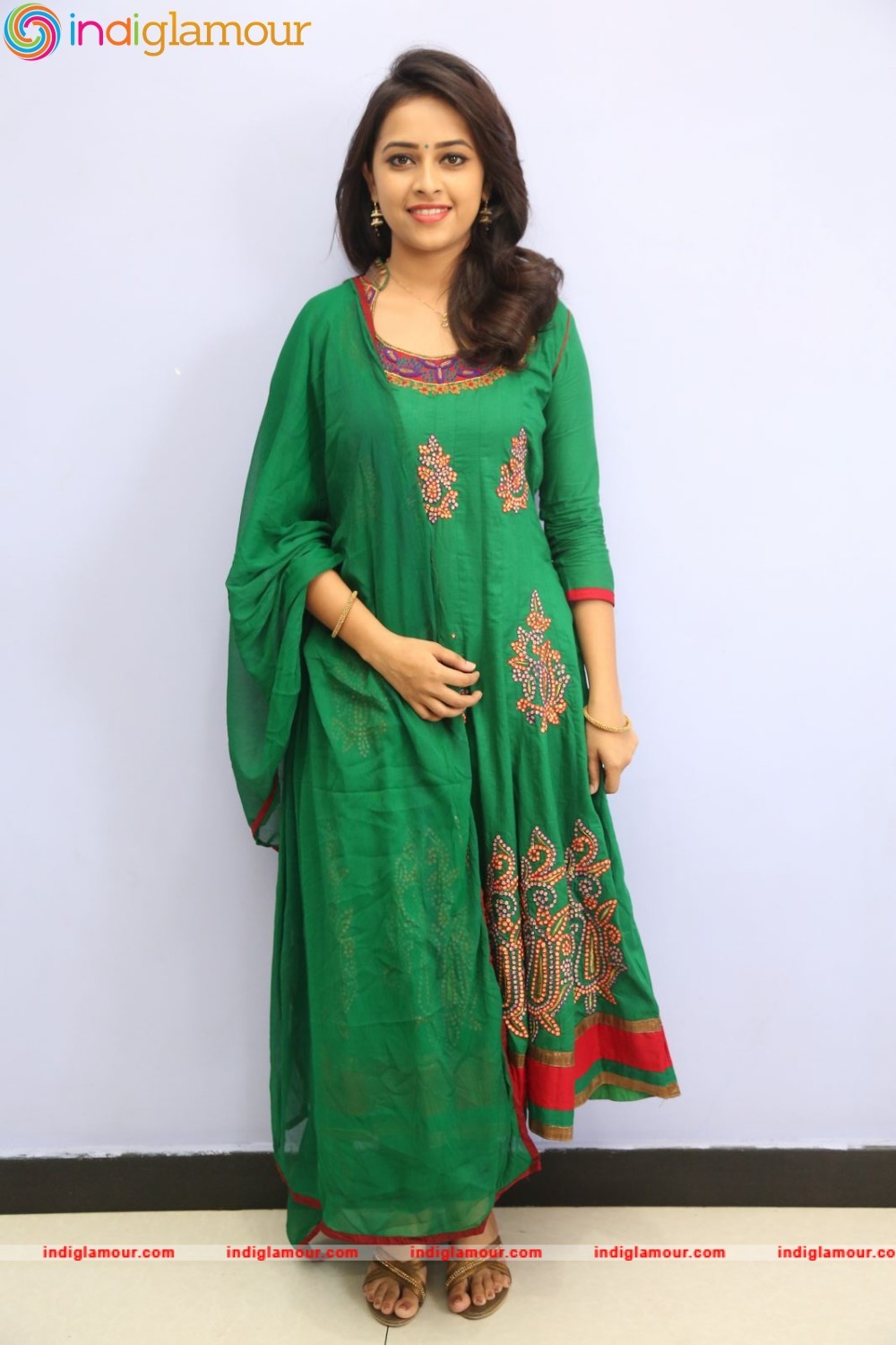 Sri Divya Actress hd photo