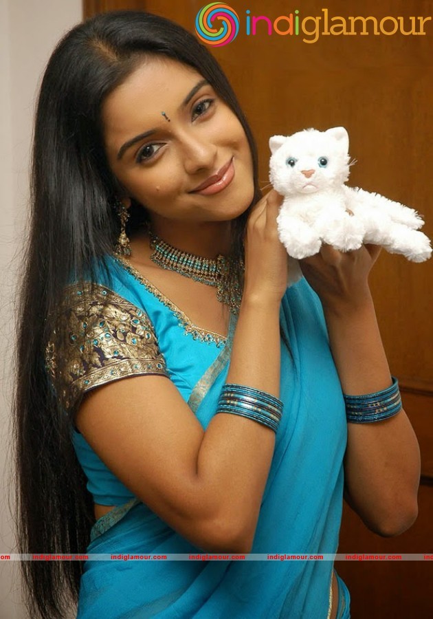 Asin Actress hd photo