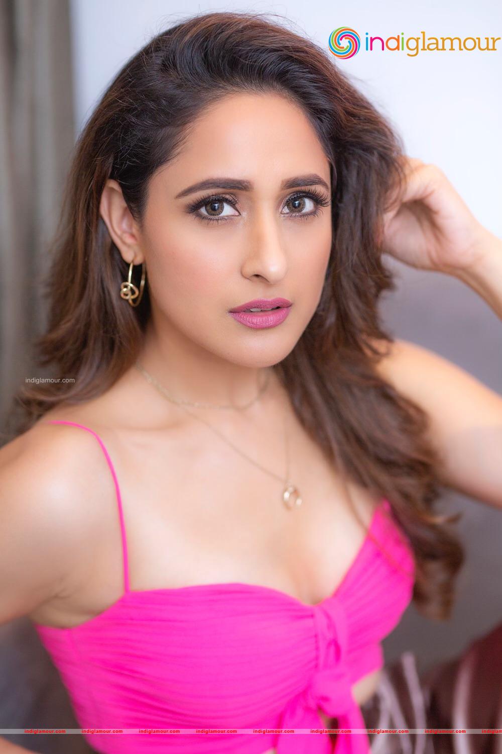 Pragya Jaiswal Actress hd photo