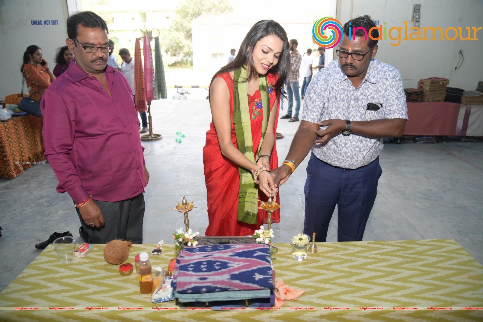 Sahithi Jadi Actress hd photo