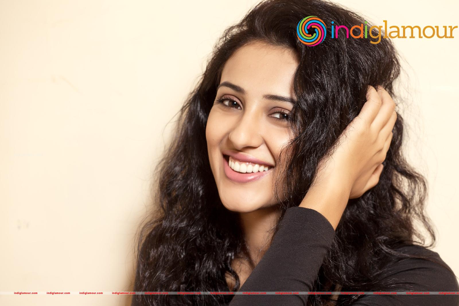Riya Suman Actress hd photo