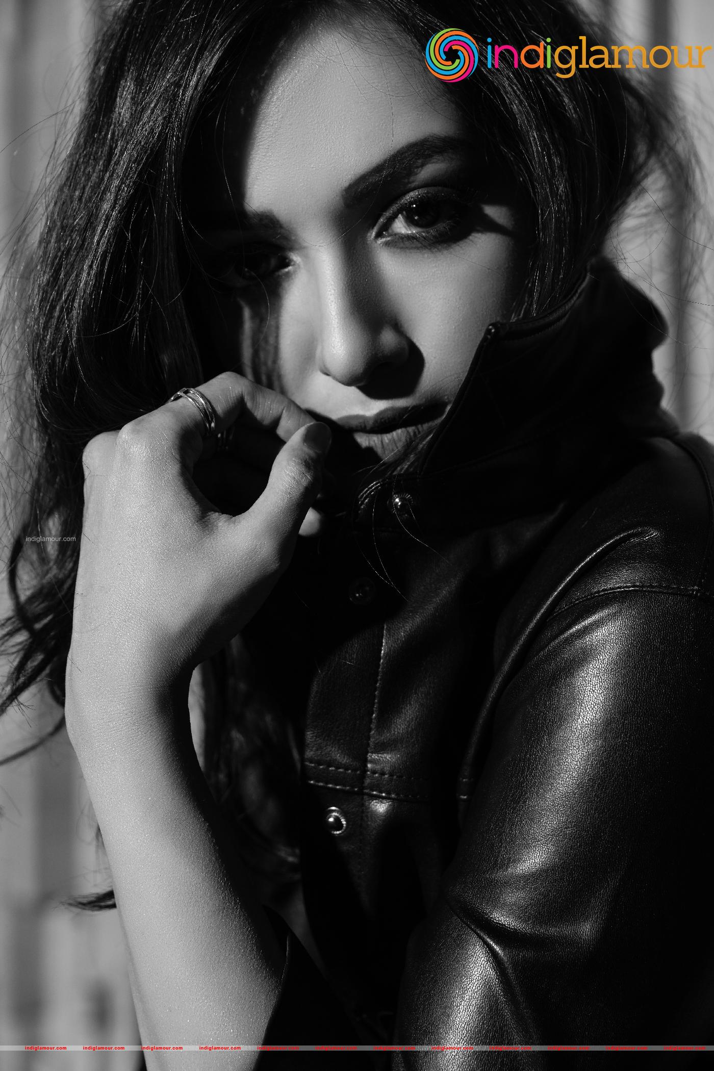 Catherine Tresa Actress hd photo