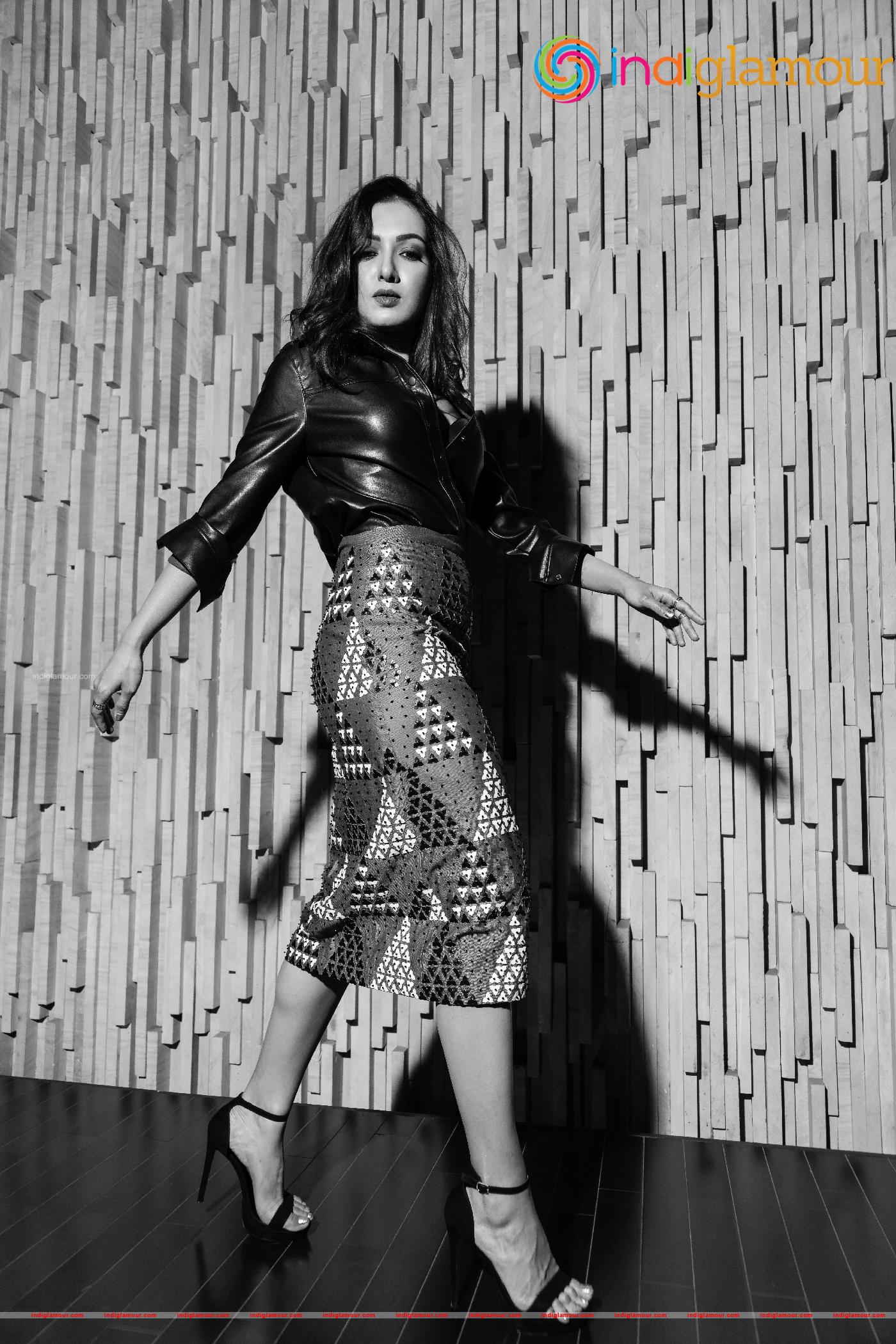 Catherine Tresa Actress hd photo