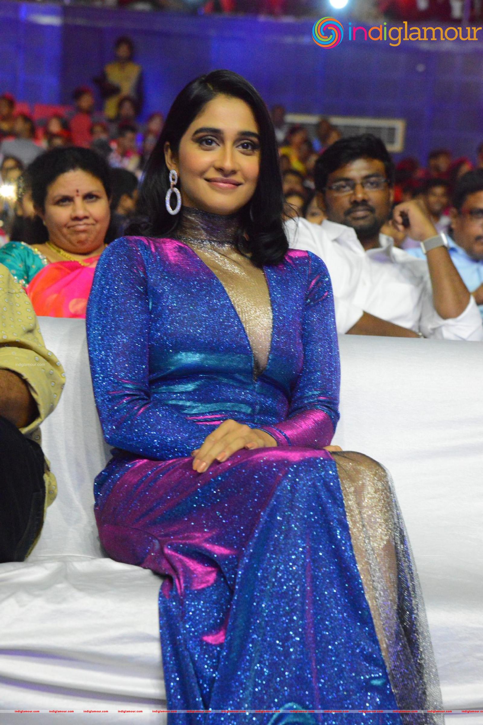 Regina Cassandra Actress hd photo