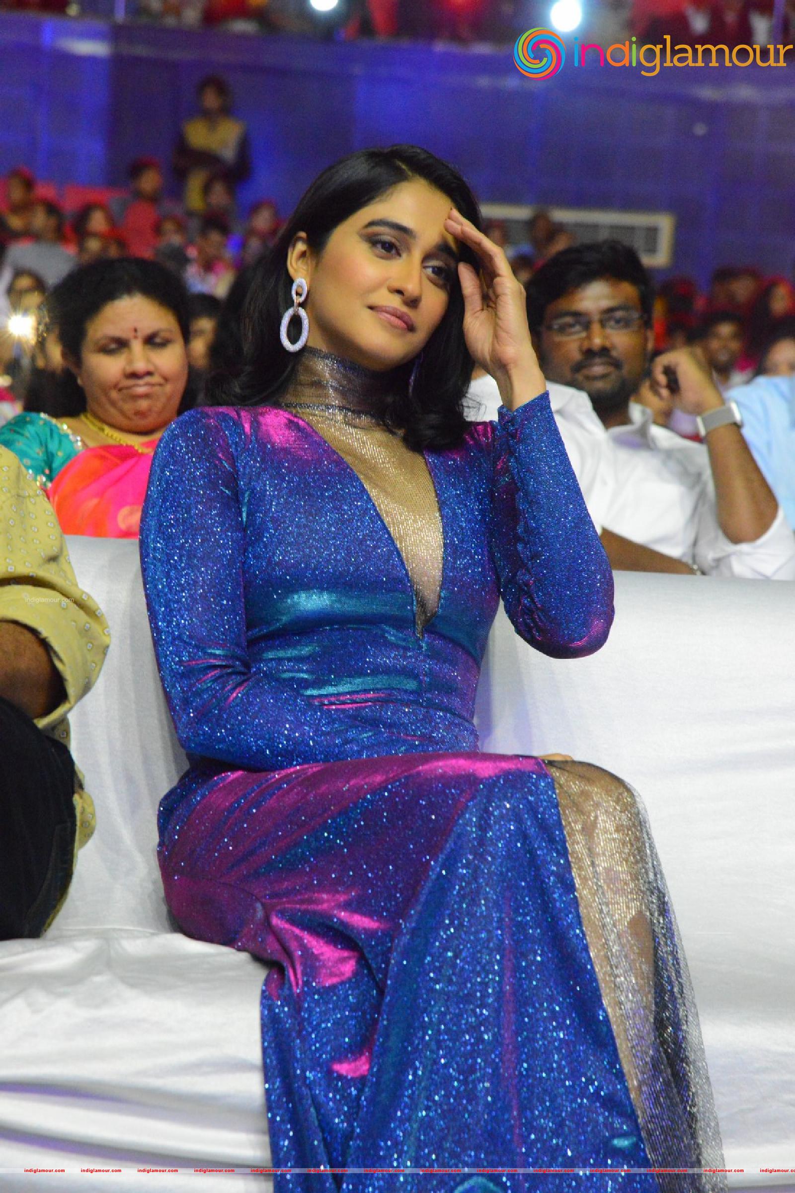 Regina Cassandra Actress hd photo
