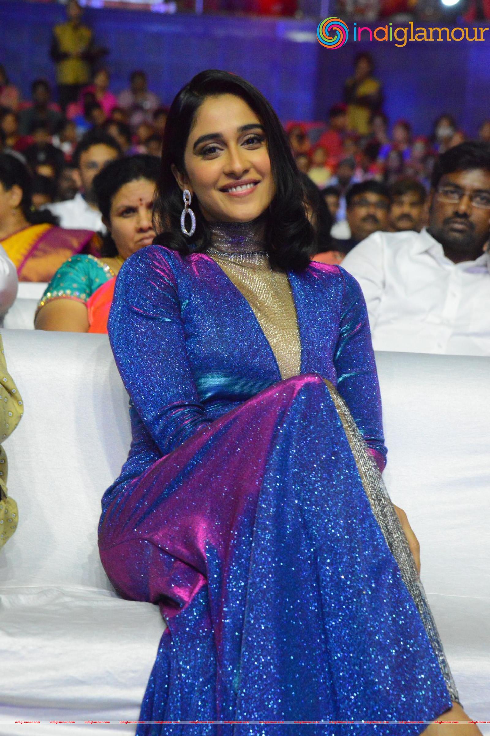 Regina Cassandra Actress hd photo