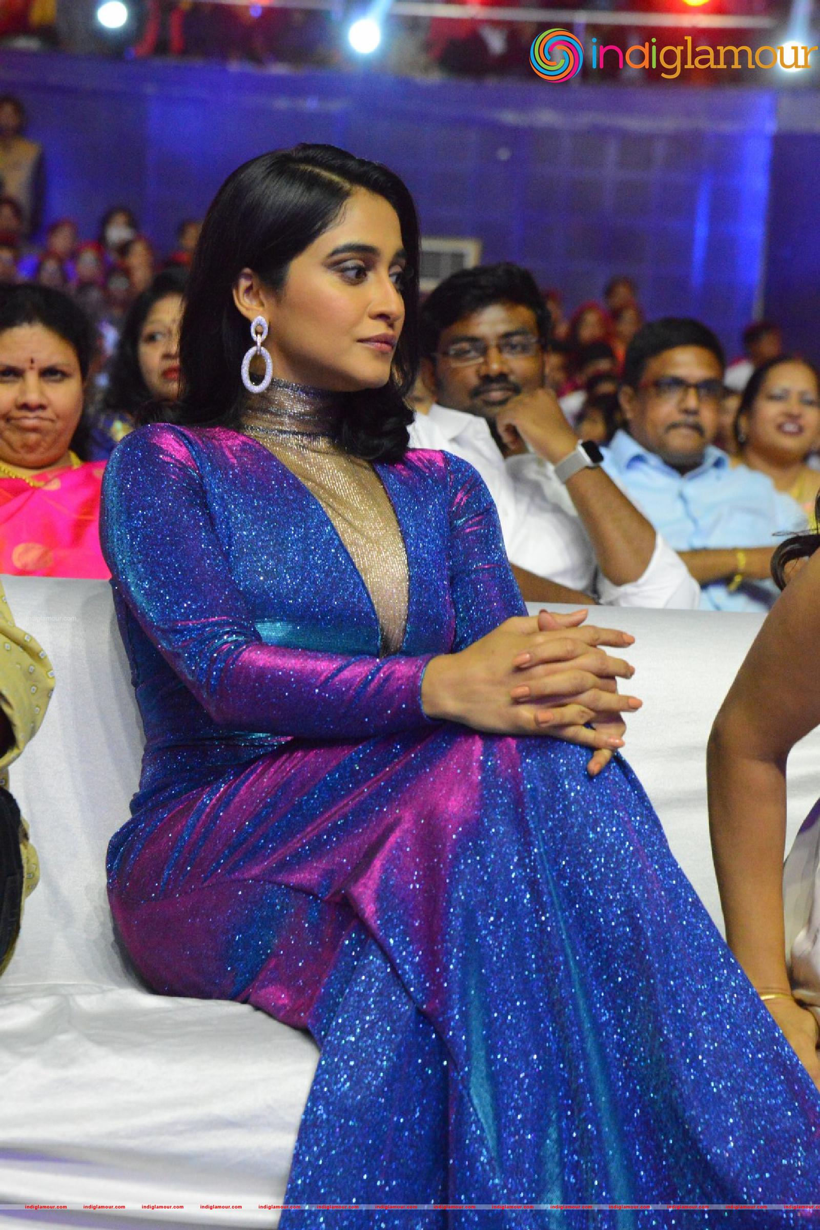 Regina Cassandra Actress hd photo
